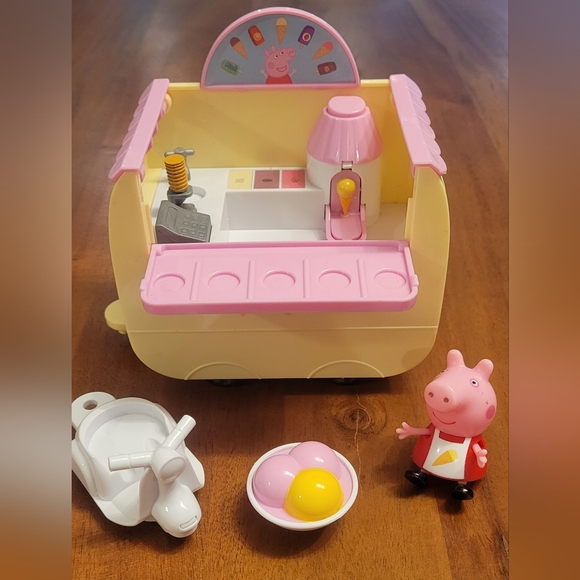 Peppa Pig Ice Cream Van Caravan with Figure - Picture 1 of 10